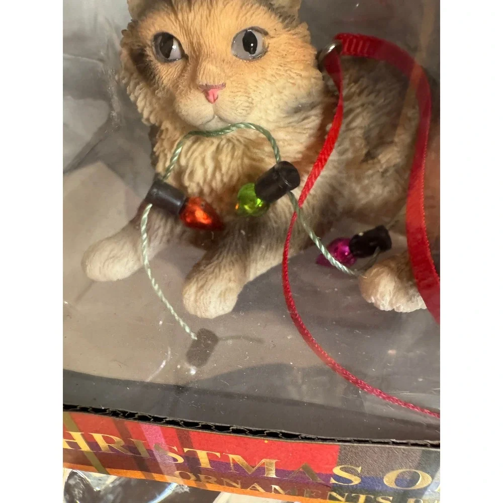 Sandicast Cat in Christmas Lights‎ Ornament New in Box